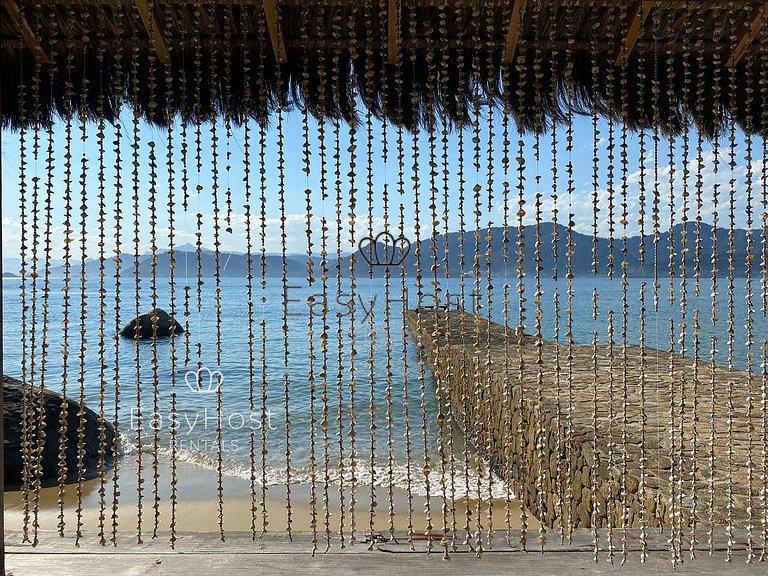 Casa para temporada em Angra dos Reis com piscina e praia