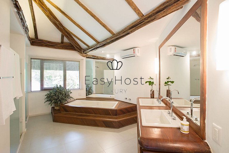 Beachfront house for rent with pool and sauna