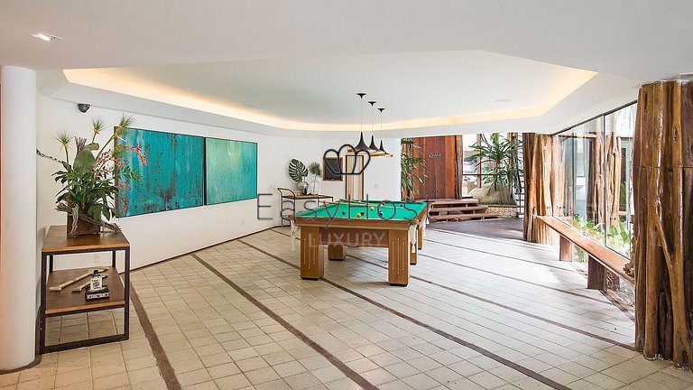 Beachfront house for rent with pool and sauna