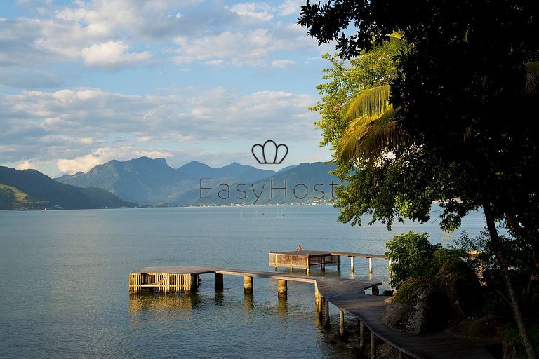 Beachfront house for rent with pool and sauna