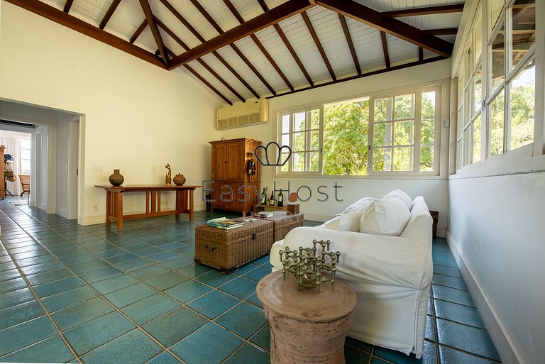 Casa para temporada em Angra dos Reis com piscina e praia