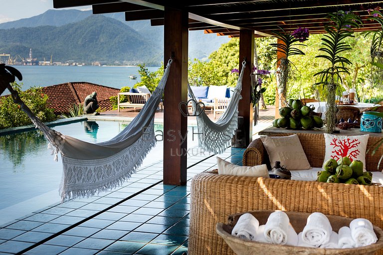 Casa para temporada em Angra dos Reis com piscina e praia