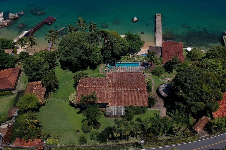 Casa para temporada em Angra dos Reis com piscina e praia