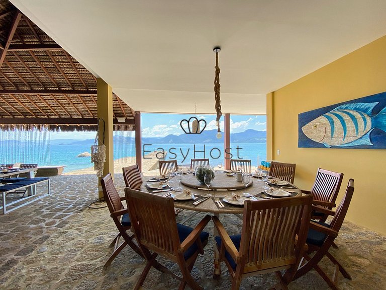 Casa para temporada em Angra dos Reis com piscina e praia