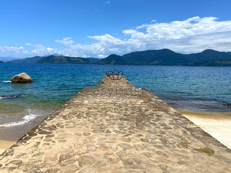 Casa para temporada em Angra dos Reis com piscina e praia