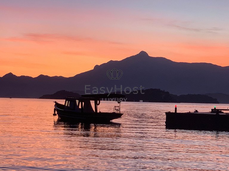 Casa para temporada em Angra dos Reis com piscina e praia