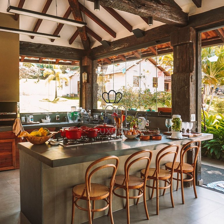 Casa para temporada em Itaipava com piscina