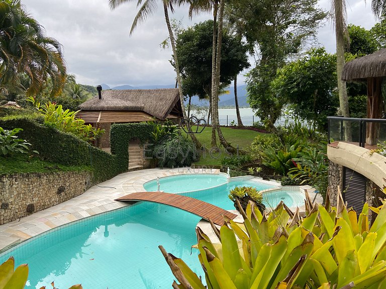 Aluguel de casa pé na areia com piscina e sauna
