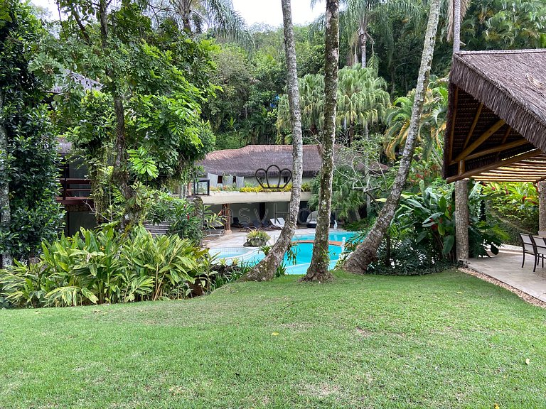Beachfront house for rent with pool and sauna