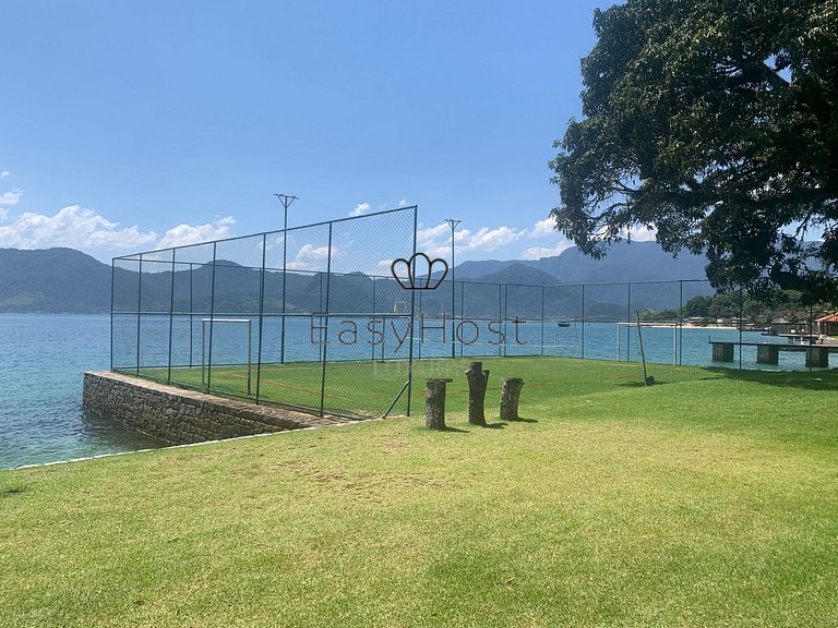 Casa para temporada em Angra dos Reis com piscina e praia