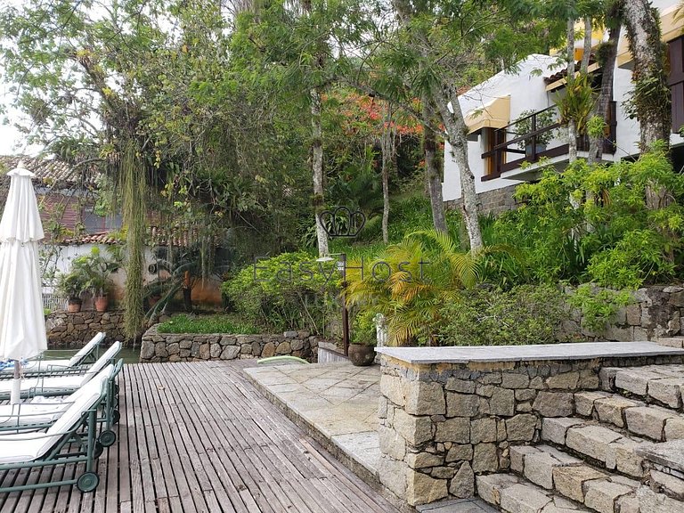 House for sale in Angra dos Reis by the sea