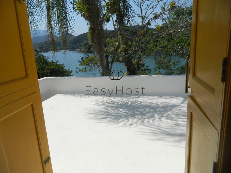 Casa à venda em Angra dos Reis beira mar