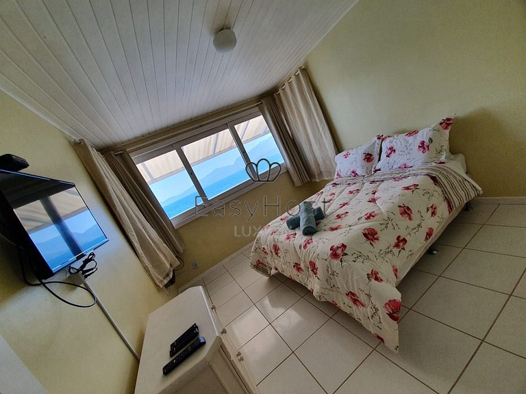Casa a venda em Angra dos Reis beira mar
