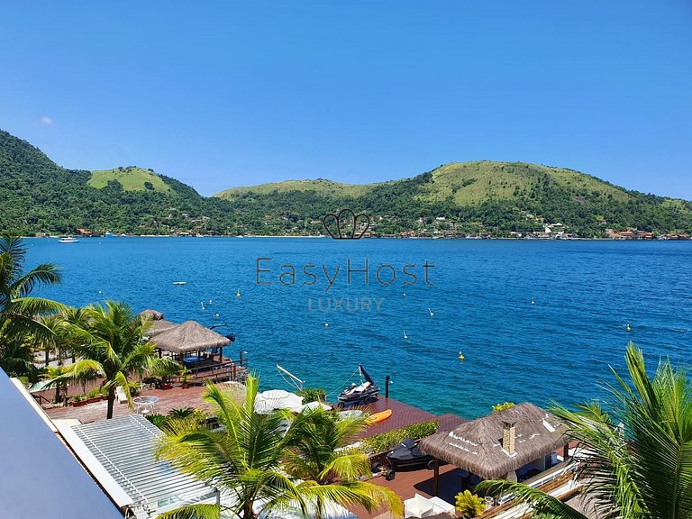Casa a venda em Angra dos Reis beira mar