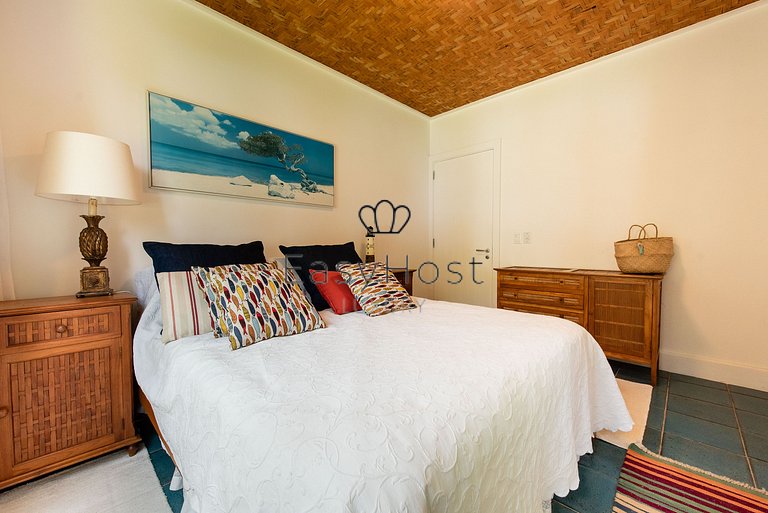 Casa para temporada em Angra dos Reis com piscina e praia