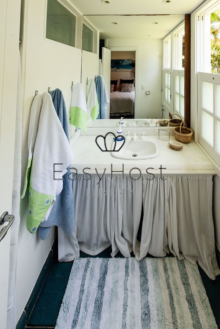 Casa para temporada em Angra dos Reis com piscina e praia