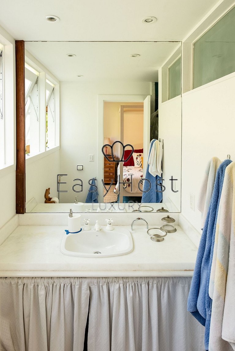 Casa para temporada em Angra dos Reis com piscina e praia