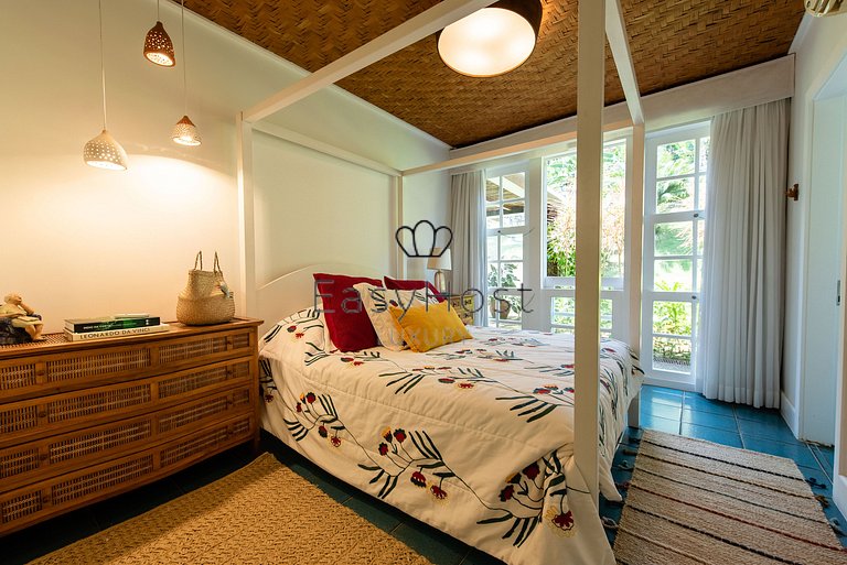 Casa para temporada em Angra dos Reis com piscina e praia