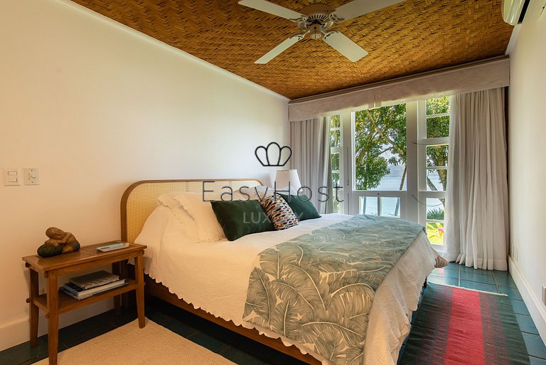 Casa para temporada em Angra dos Reis com piscina e praia
