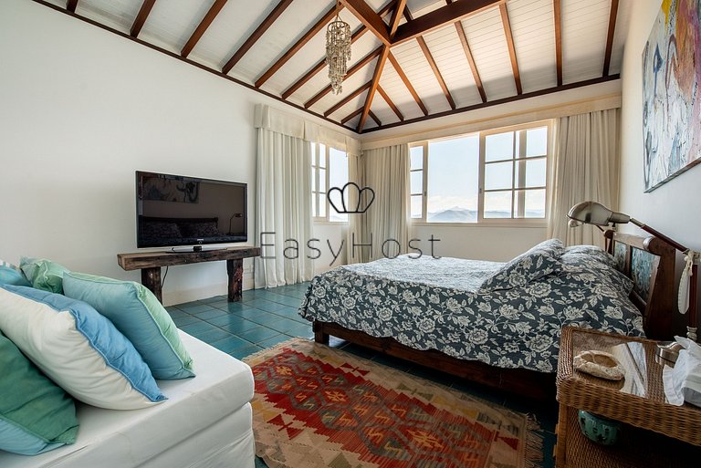 Casa para temporada em Angra dos Reis com piscina e praia