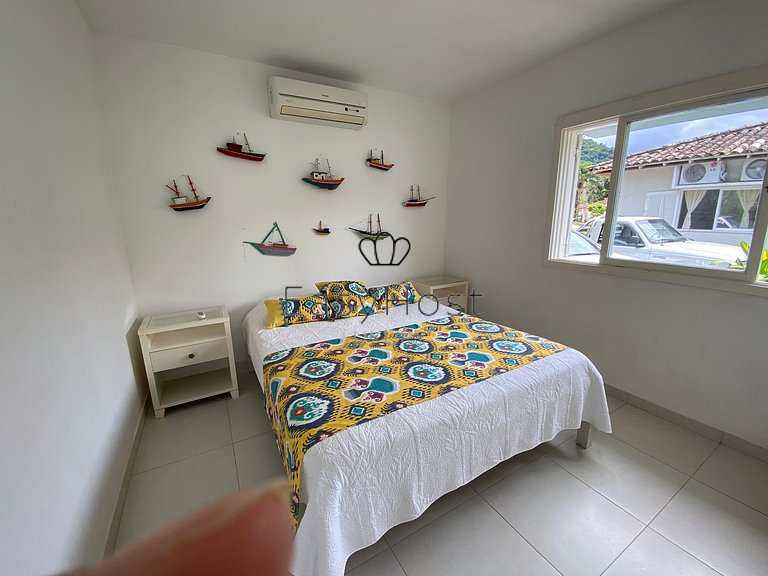 Casa de praia beira mar à venda em Angra dos Reis