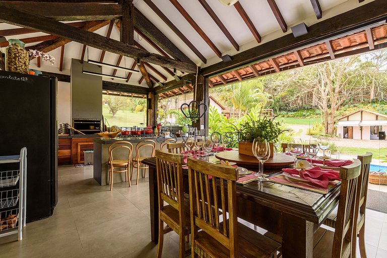 Casa para temporada em Itaipava com piscina