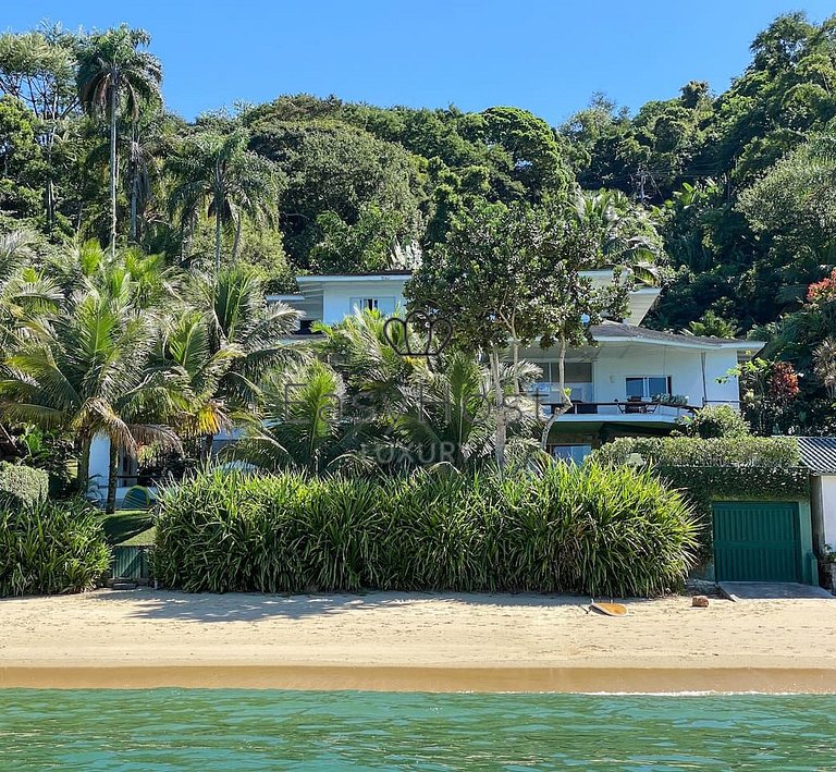 Casa pé na areia com piscina à venda em Angra dos Reis