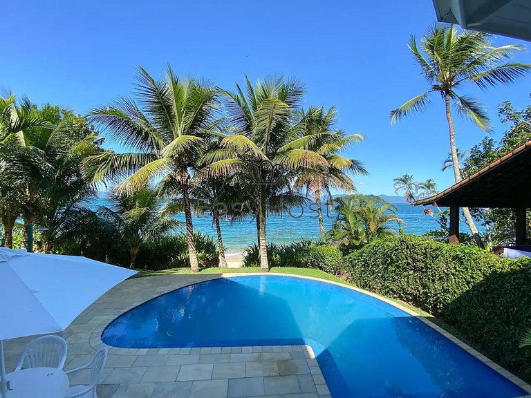 Casa beira mar à venda em Angra dos Reis