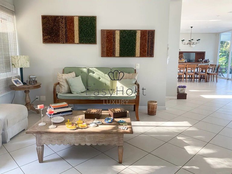 Casa beira mar à venda em Angra dos Reis