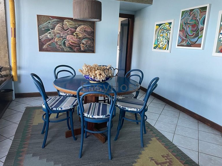 Casa à venda em Angra dos Reis beira mar