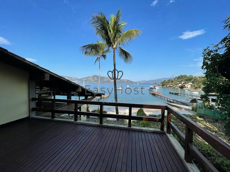 Casa à venda em Angra dos Reis beira mar