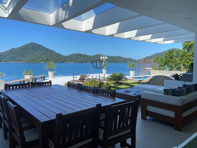 Casa de luxo beira mar à venda em Angra dos Reis