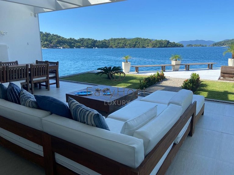 Casa de luxo beira mar à venda em Angra dos Reis