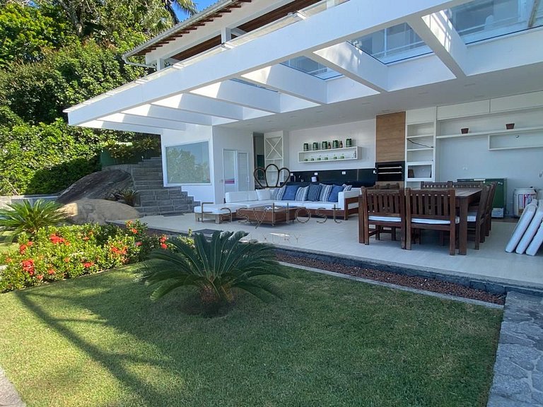 Casa de luxo beira mar à venda em Angra dos Reis