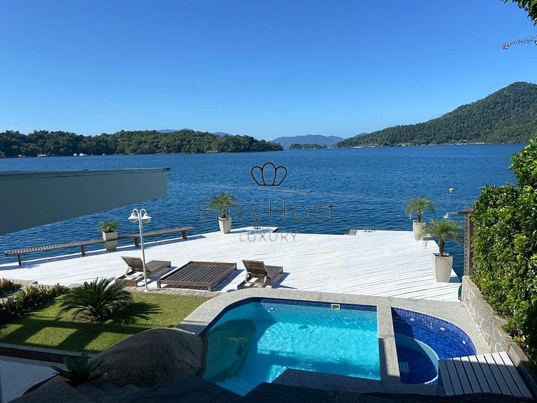 Casa de luxo beira mar à venda em Angra dos Reis