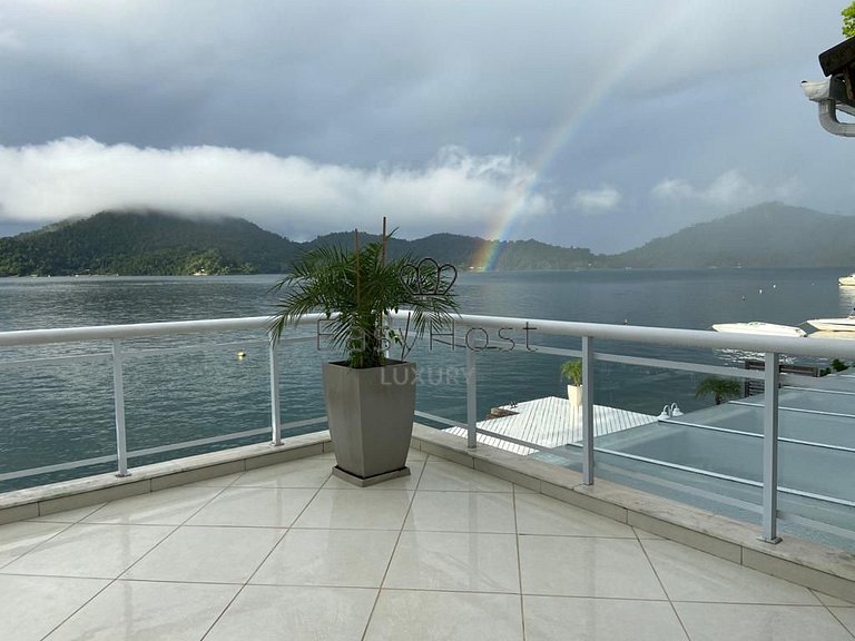 Casa de luxo beira mar à venda em Angra dos Reis