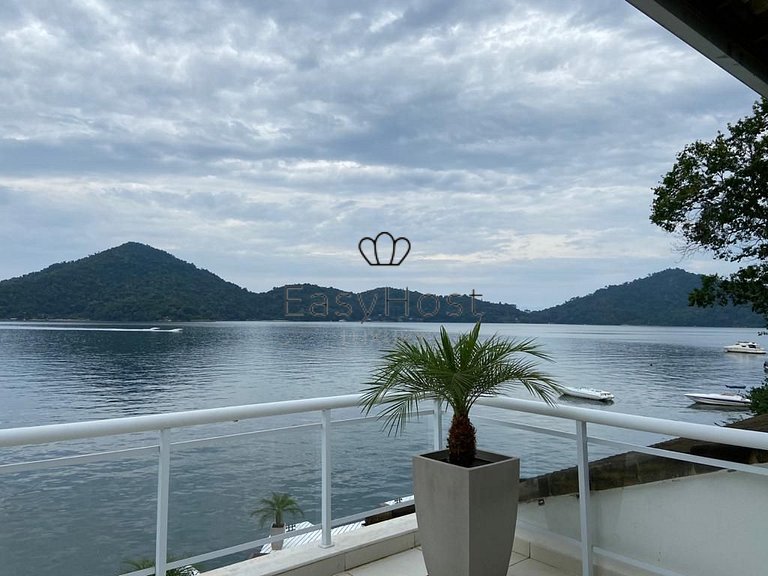 Casa de luxo beira mar à venda em Angra dos Reis