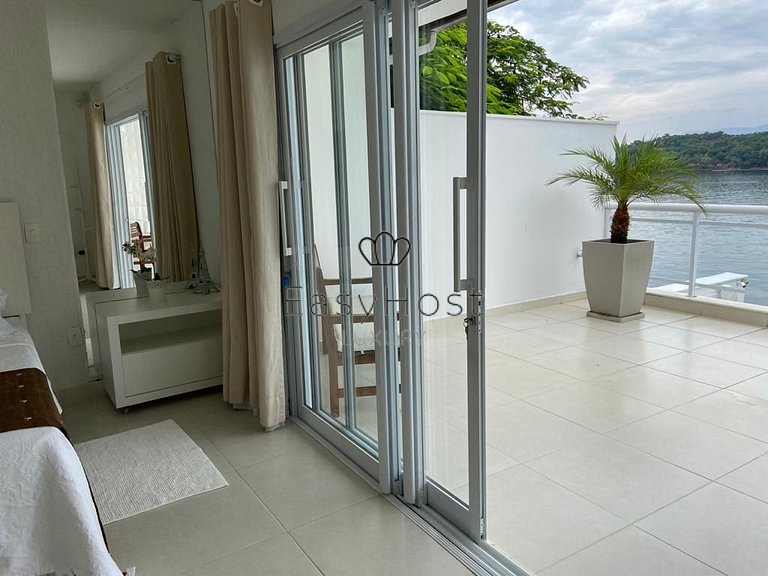 Casa de luxo beira mar à venda em Angra dos Reis