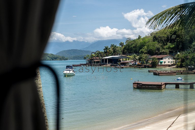 Casa para temporada em Angra dos Reis com piscina e praia