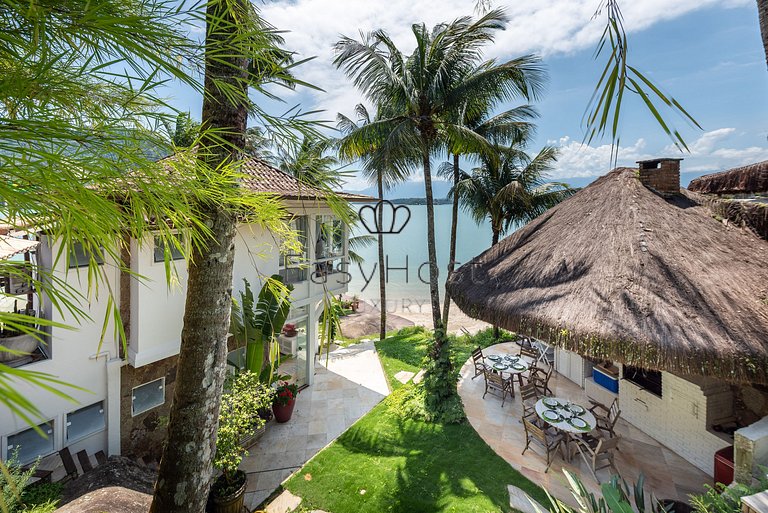 Casa para temporada em Angra dos Reis com piscina e praia