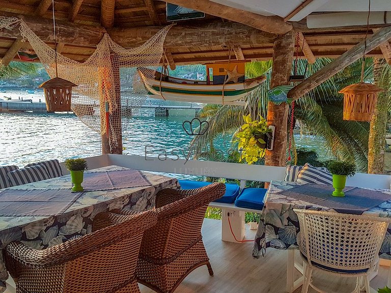 Casa à venda em Angra dos Reis com piscina