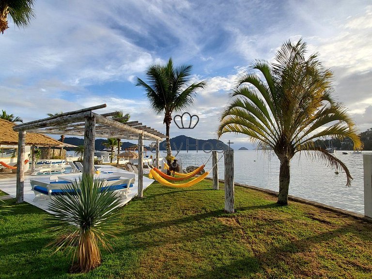 Casa à venda em Angra dos Reis com piscina