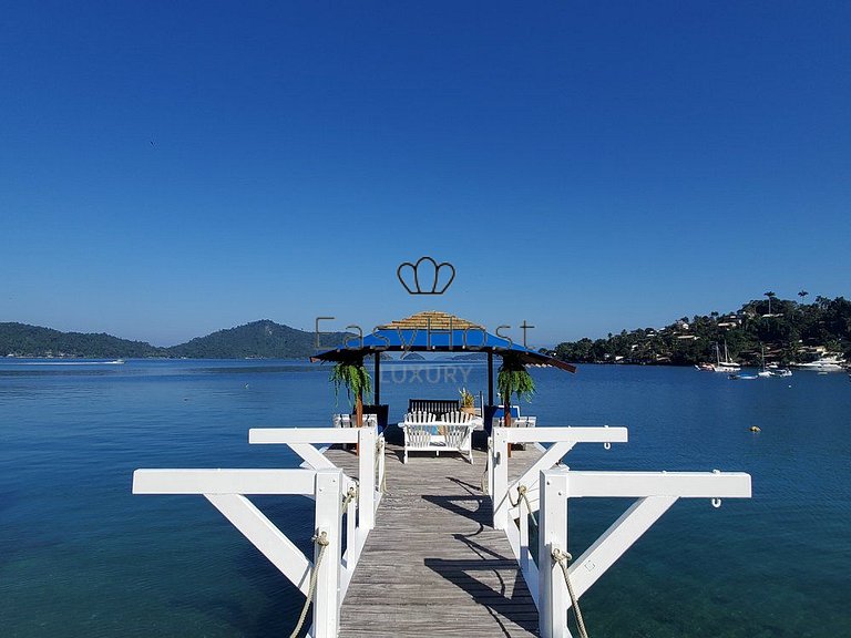 Casa à venda em Angra dos Reis com piscina