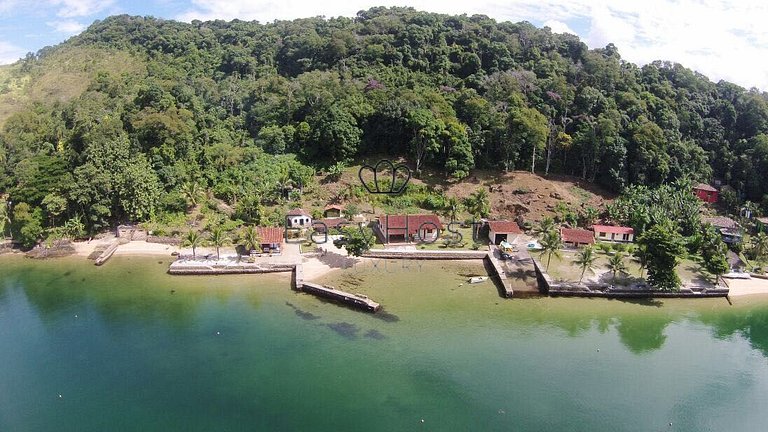 Casa à venda em Angra dos Reis beira mar