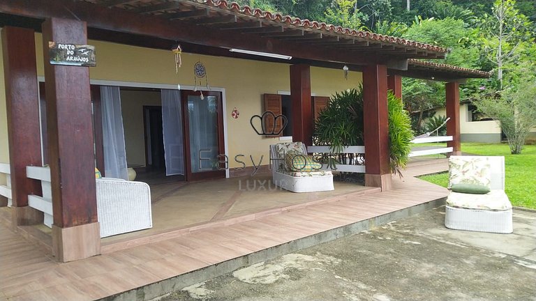 Casa à venda em Angra dos Reis beira mar