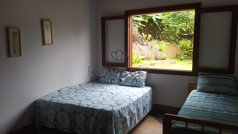 Casa à venda em Angra dos Reis beira mar