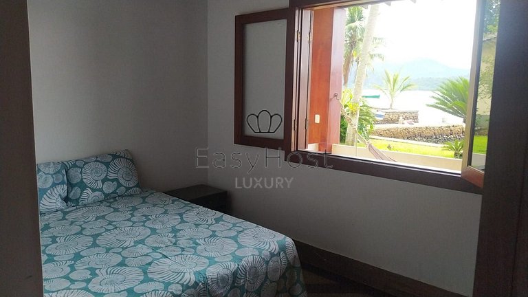 Casa à venda em Angra dos Reis beira mar