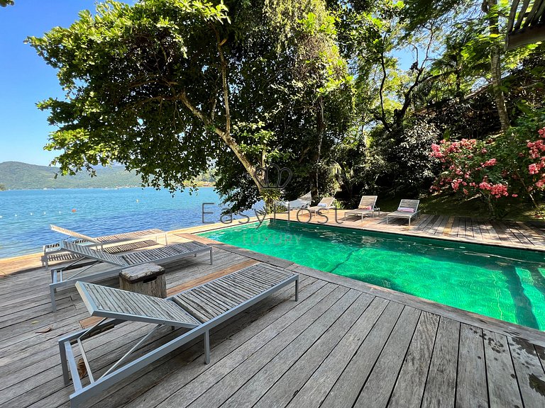 Casa para temporada em Ilha Grande com piscina