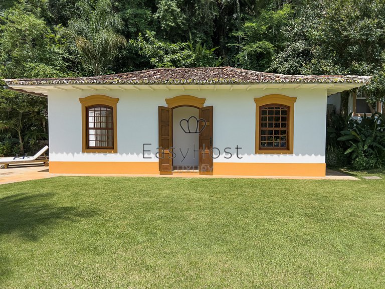 Casa pé na areia à venda em Paraty