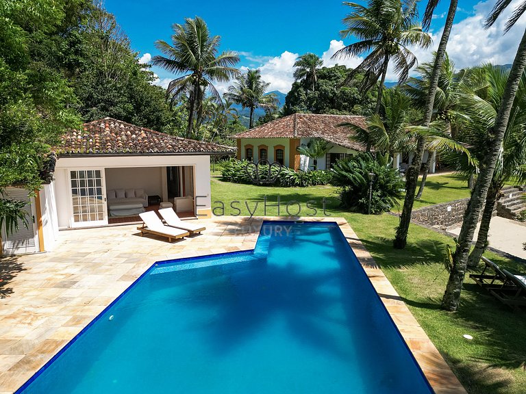 Casa pé na areia à venda em Paraty